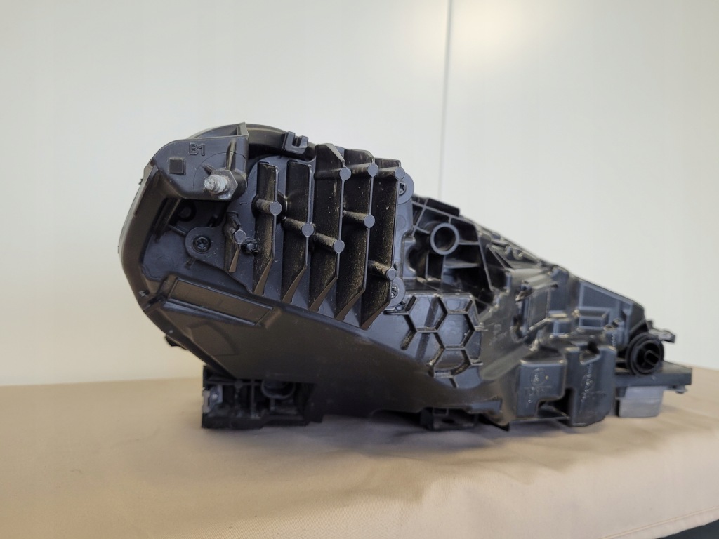 Купити Tesla 3 лампа лівий перед ліва передня full led highland 1760888-00-e