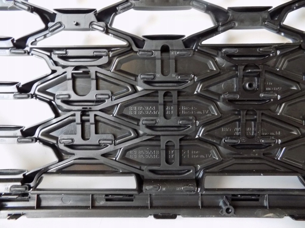 фото №9, Audi q3 83f s-line решітка радіатора / решітка радіатора 10519