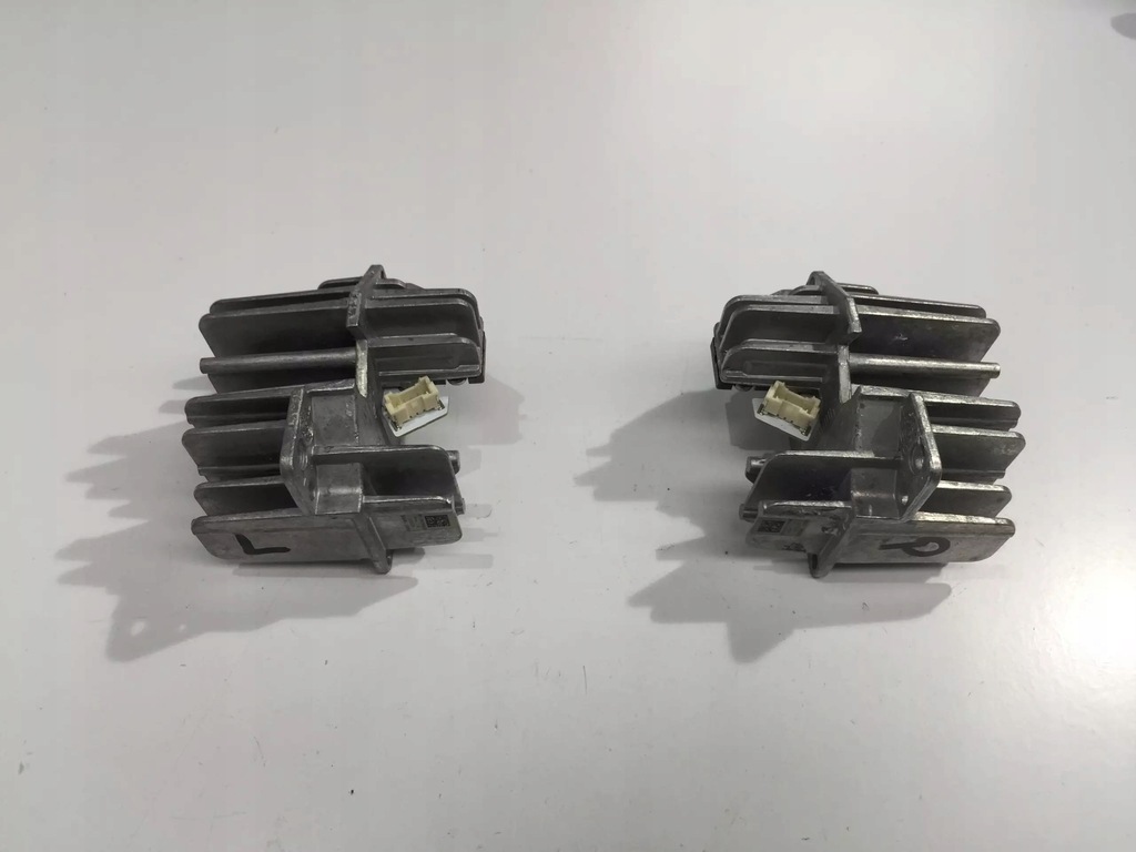 фото №1, Модуль преобразователь led mercedes-benz оригинальный номер 1305715303