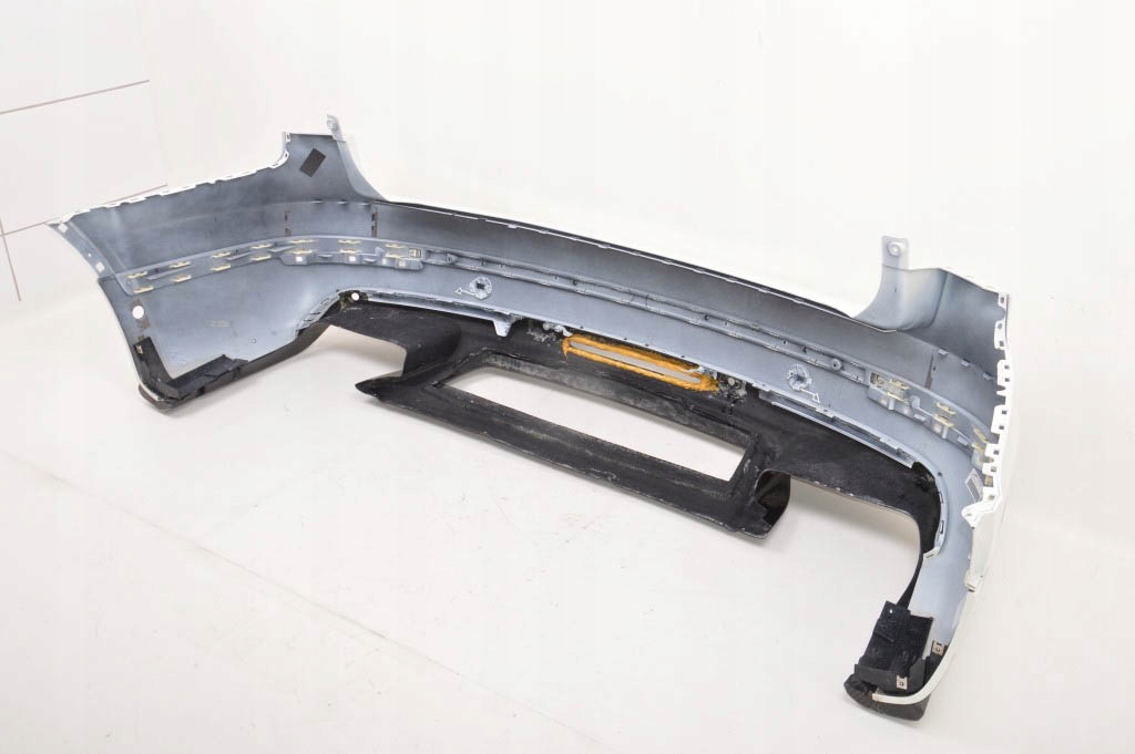 фото №15, Bentley bentayga 2015r бампер задний