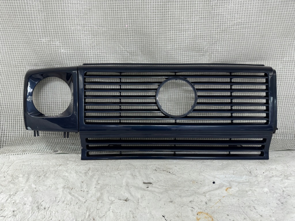 фото №1, Mercedes gklasa w463 решітка радіатора панель фари правий