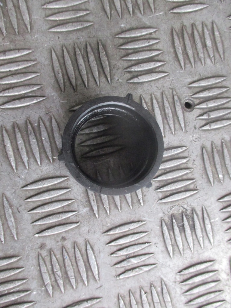 фото №6, Резиновый элемент коллектор skoda octavia ii 2.0 fsi 06b133299d