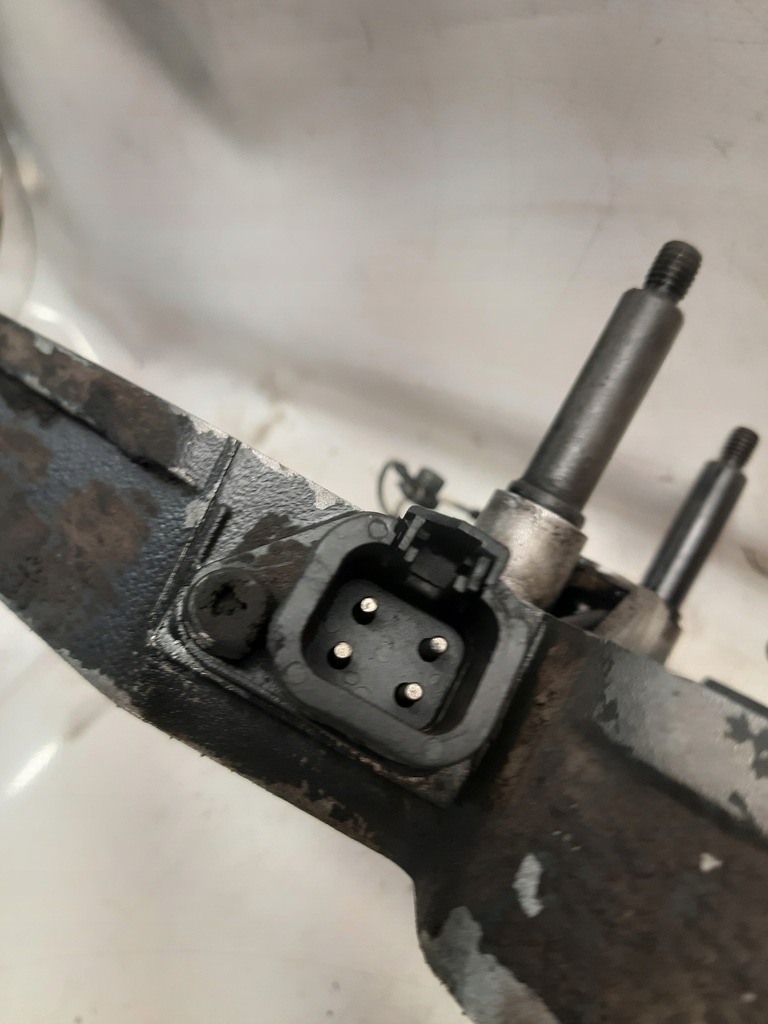 фото №7, Проставка крышки клапанов iveco eurocargo ii 5.9