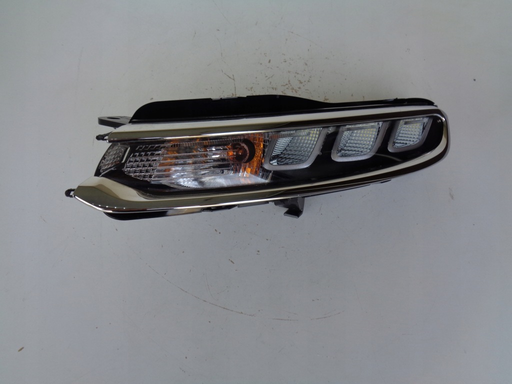 фото №1, Противотуманная фара левый citroen c3 iii led 16-