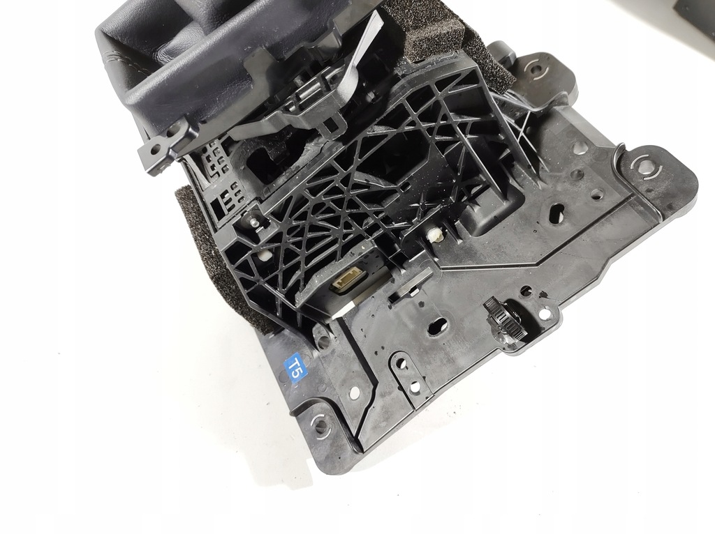 фото №15, Lexus is300h 13r домкрат коробки передач uk