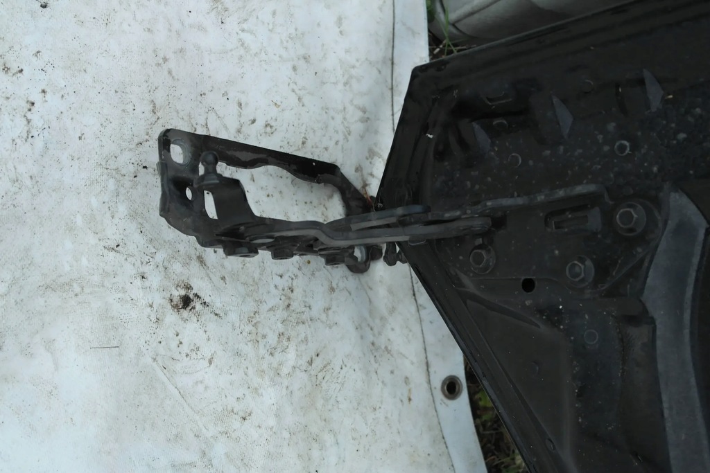 фото №12, Mercedes-benz c w204 2008 с передний капот петли капот