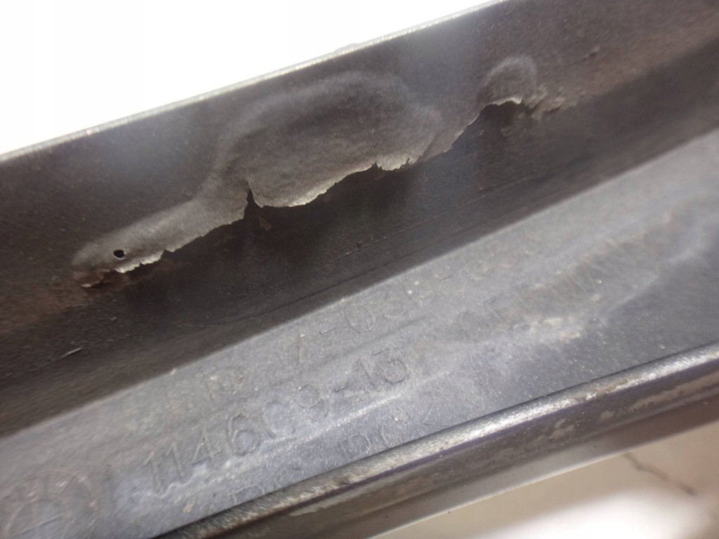 Накладка на фару молдинг лампи ліва перед bmw e46 sedan універсал рестайлінг  stratus 7030553 Доставка