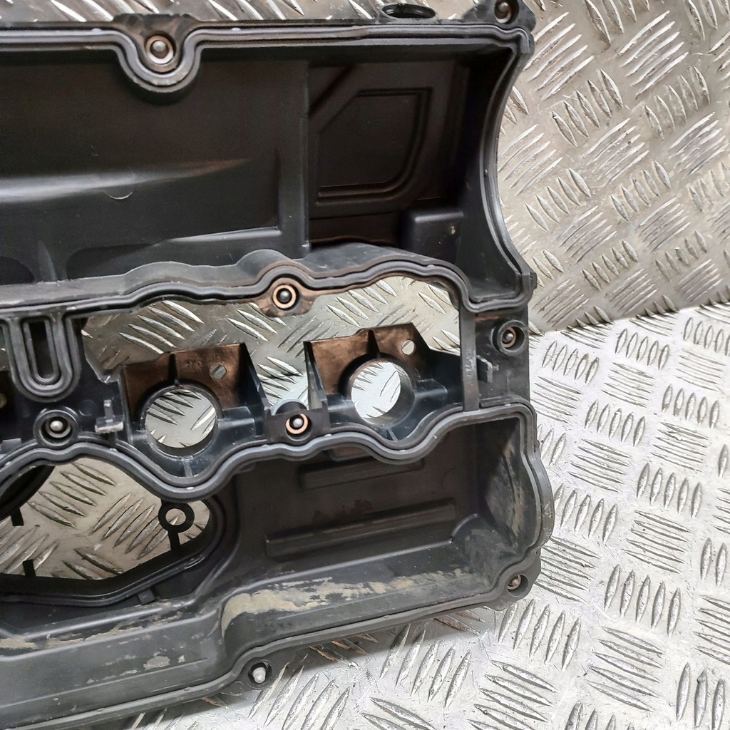 фото №5, Bmw 1 e81 e87 2006 крышка клапанов