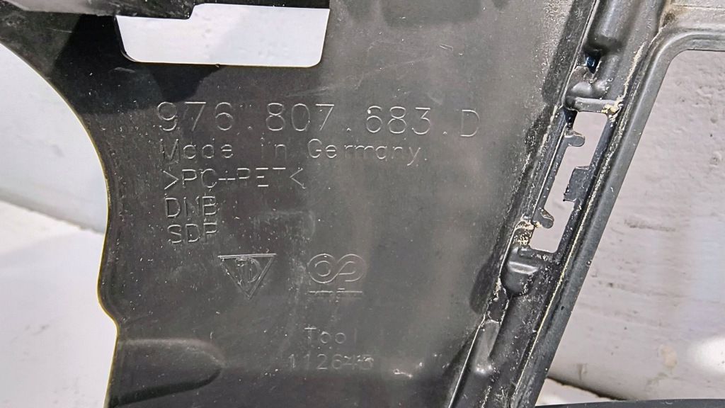 Решётка средняя решётка  бампера перед porsche panamera 3 976 gts Цена