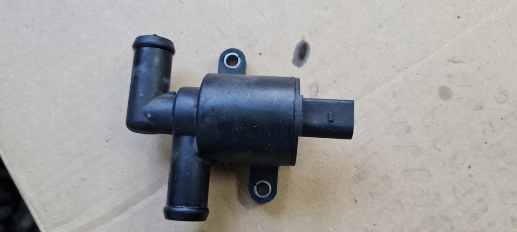 фото №1, S3 8v sedan a3 электроклапан помпа wody 2.0 tfsi 4h0121671d golf vii r vw