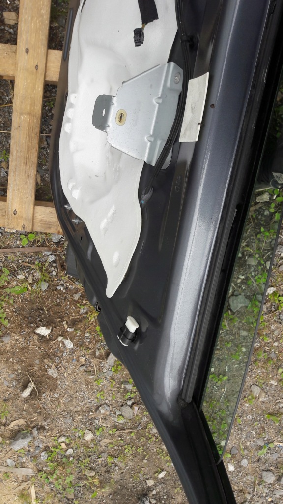 Peugeot 207 рестайлинг  дверь правый перед sw kth в Украине