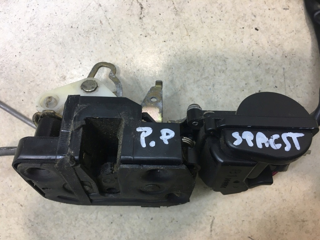 фото №6, Замок дверь правый перед space star i