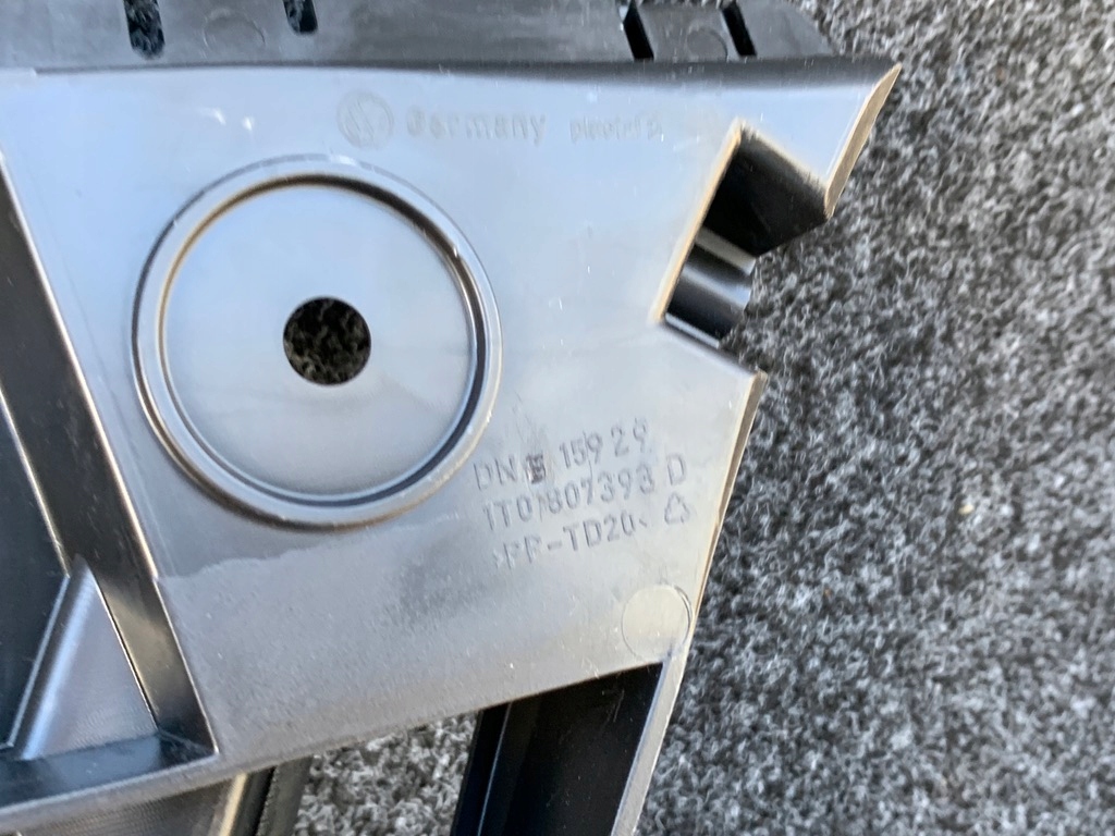 фото №12, Правый направляющая кронштейн бампера заднего vw touran 2011-2015 1t0807394d