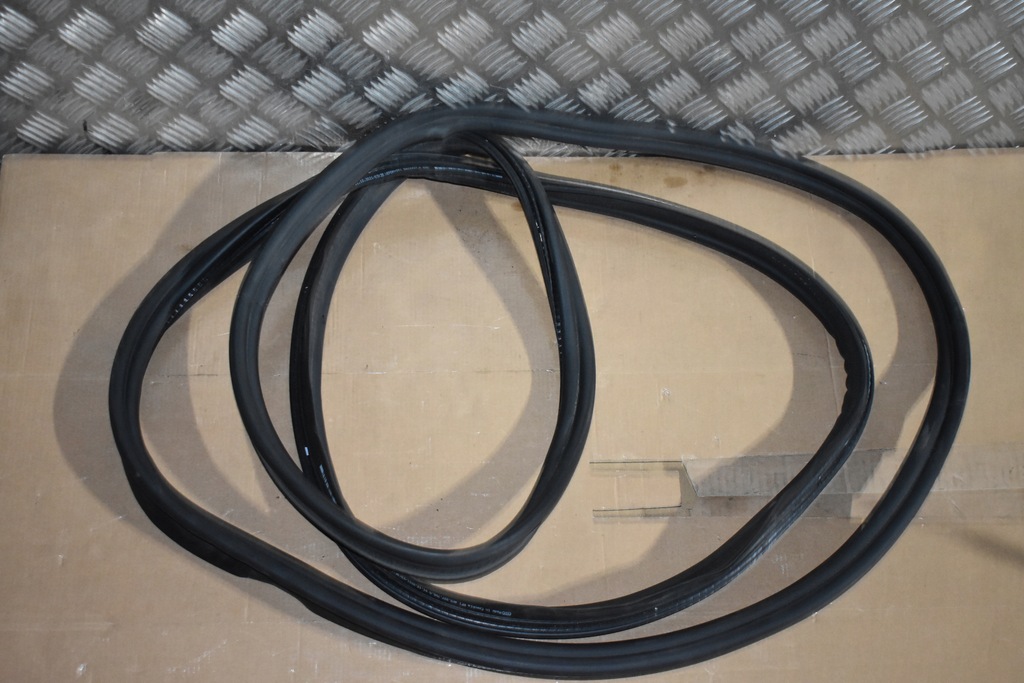 фото №1, Idealna прокладка багажника audi a6 c8 avant combi 1