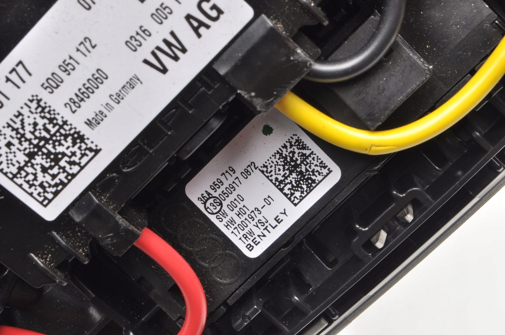 фото №11, Bentley bentayga освещение лампа кабины салона 18r 36a947135m