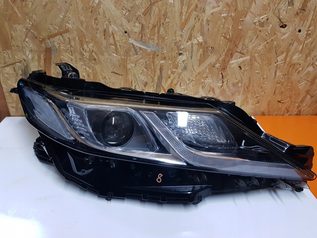 фото №1, Лампа правая правый r перед передняя toyota camry led full