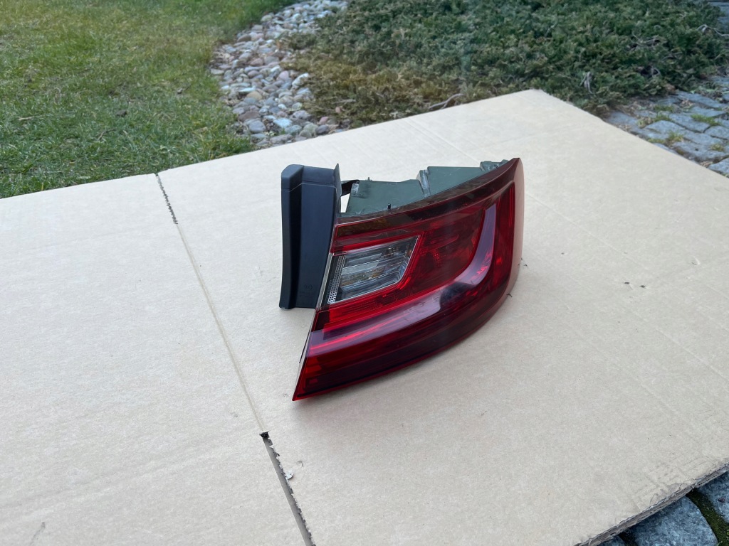 Фара задний  правый  европа  renault megane hb led 2015 -19 Доставка