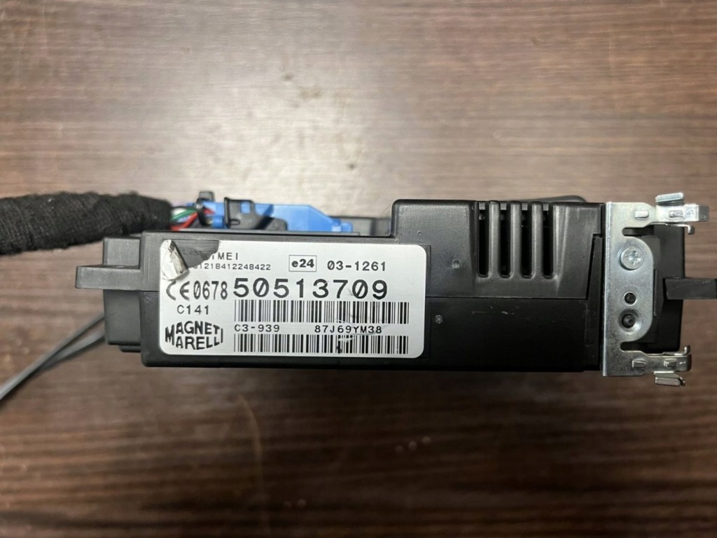 Блок керування телефону alfa romeo 159 50513709 Доставка