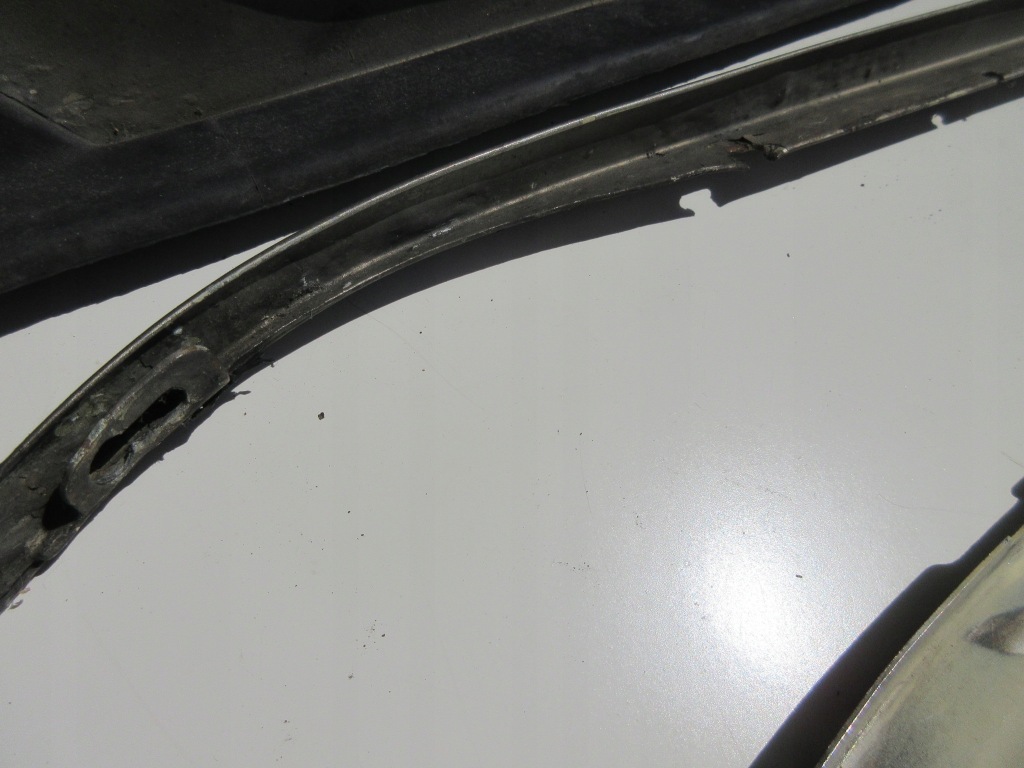 Накладки передней стекло 4шт. комплект . mercedes se w126 в Украине