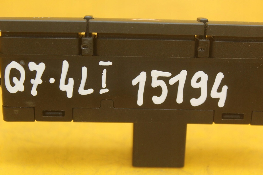 фото №10, Панель перемикачів esp світло аварійна audi q7 4l 4l1927137a