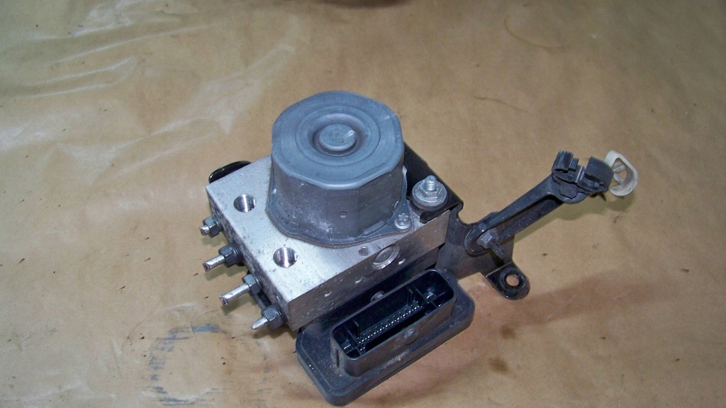 фото №1, Renault twingo iii 3 15r насос abs