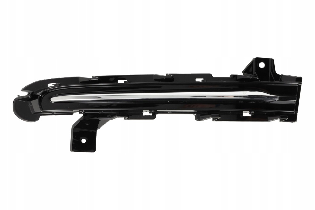 Купить Volvo v40 2016 lift левая решётка заглушка бампера с хром