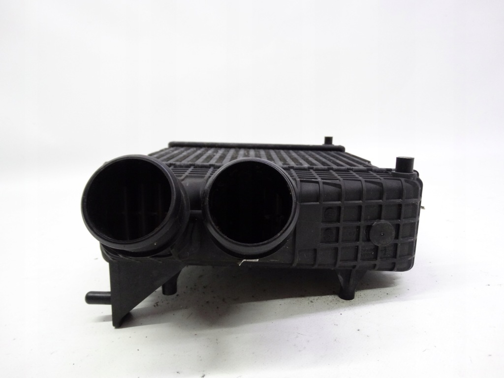 Maserati ghibli levante quattroporte 3.0 интеркулер левый 670035636 Доставка