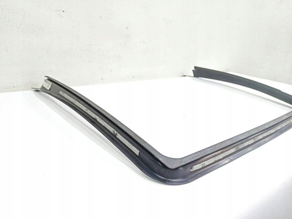 фото №10, Молдинг стекло задний задняя сторона правая land rover range rover sport l320 04c3