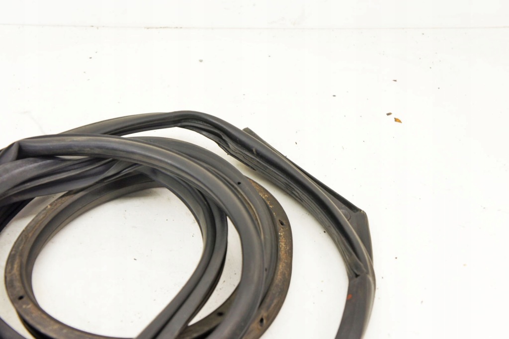 фото №3, Lz084 lexus rx ii прокладка двері правий перед