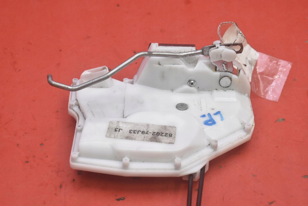 фото №6, Замок двері лівий перед передній eu 82202-79j33 suzuki sx4 1 i 5d hb 06-14