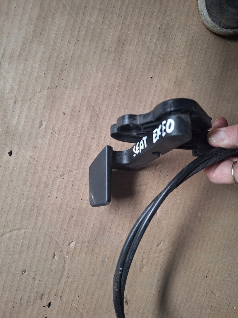 фото №2, Seat exeo трос ручка капот