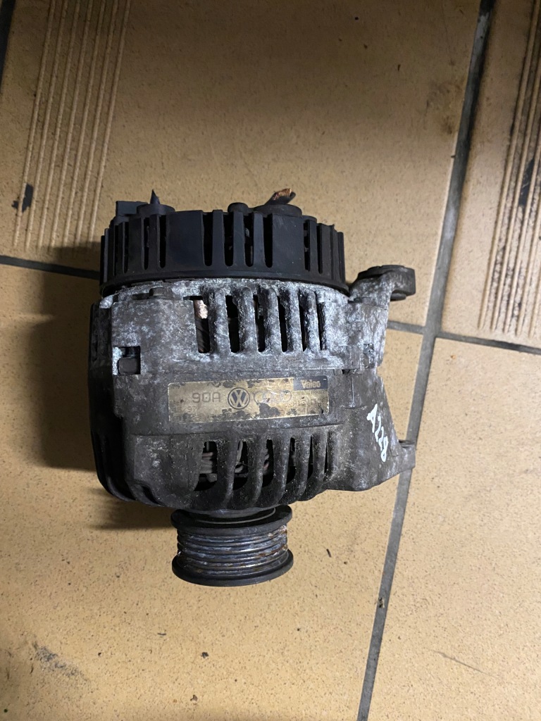 Купить Audi a4 b5 1.8e генератор a13vi156