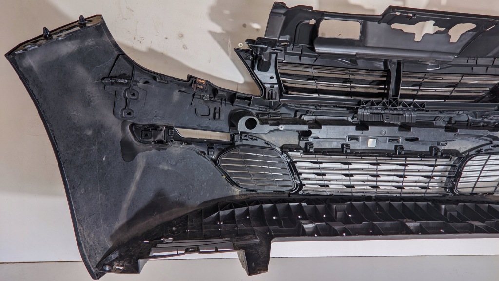 Бампер передній peugeot 308 t9 14-17 Недорого