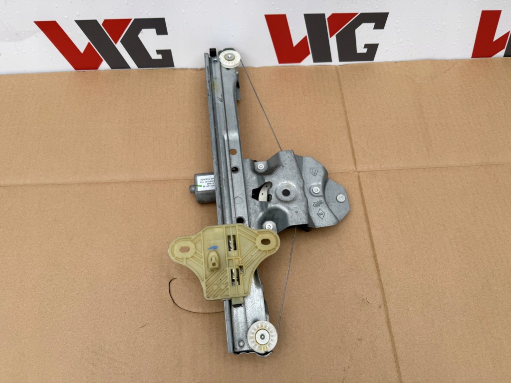 Купити Підйомник механізм скло правий задній renault clio iv 827008880r