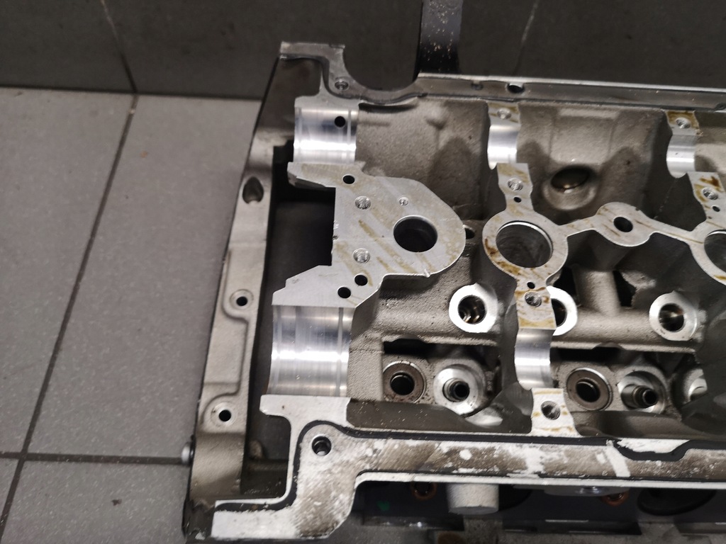 фото №12, Головка правая 4.2 fsi s5 rs5 rs4 079103374bn без оснащения