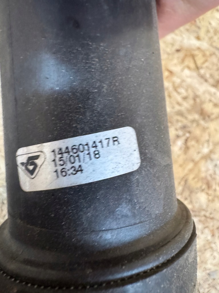 фото №2, Шланг труба інтеркулер renault megane iv talisman 1.6 144601417r