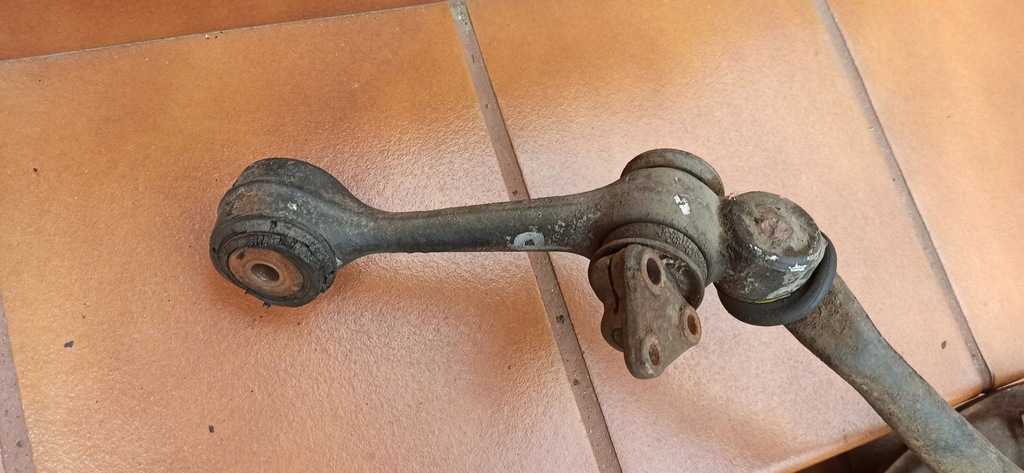 фото №8, Mercedes w116 ступица поворотный кулак диск якорная защита рычаг верхний перед