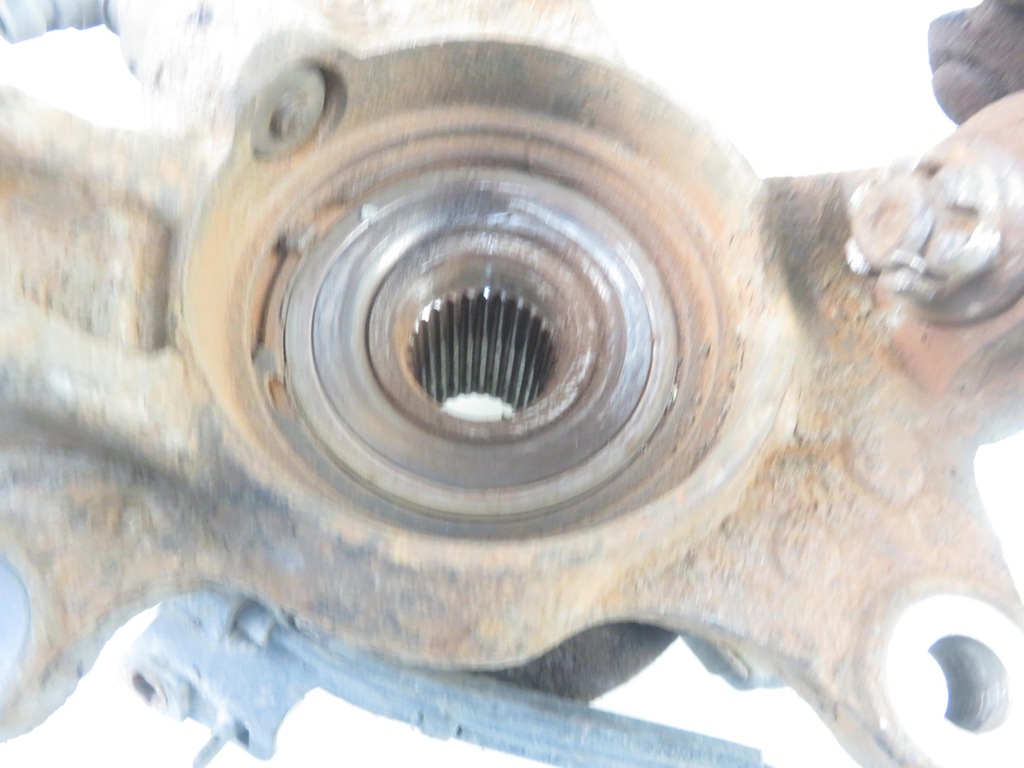 фото №6, Поворотный кулак ступица передняя правая toyota corolla verso e12 2.0 d-4d