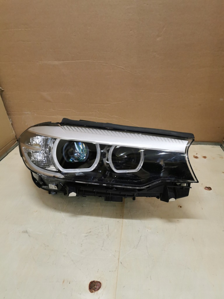 фото №1, Лампа права перед bmw 5 g30 g31 full led