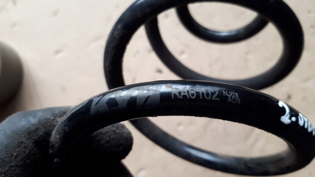 фото №7, A4 b8 s4 пружина задня задня kyb 2.0 tfsi ra6102