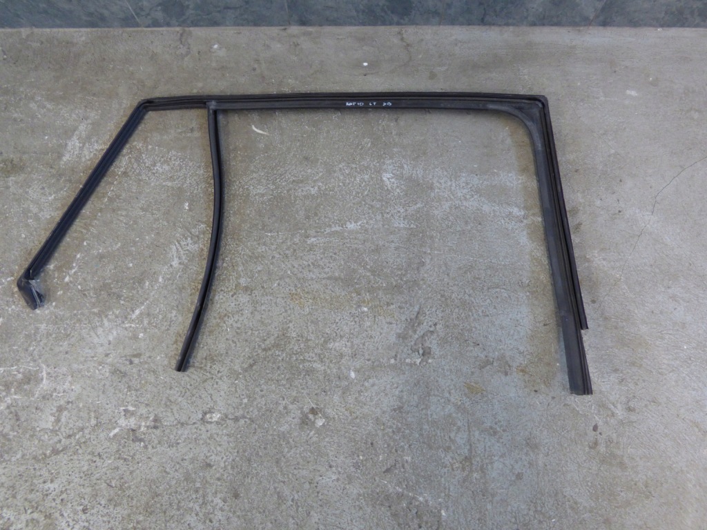 фото №3, Прокладка рамки дверь правая левая задняя st.bdb rapid