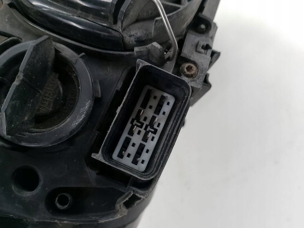 фото №8, Лампа перед левая volvo v50 31213179 0301198201