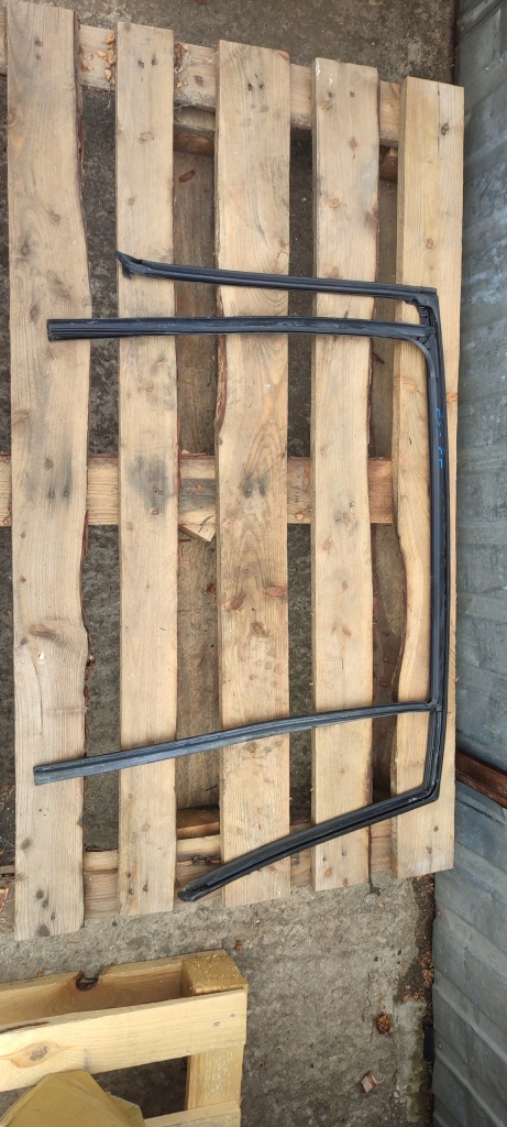 фото №1, Прокладка дверь правый перед bmw f30 177447-11