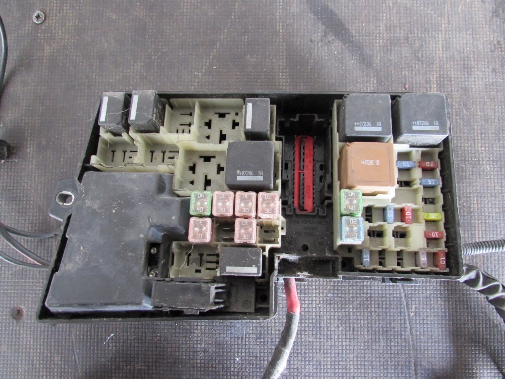 Коробка предохранителей volvo v50 04-12r 30772533 , 8688040 , 518818000 в Украине