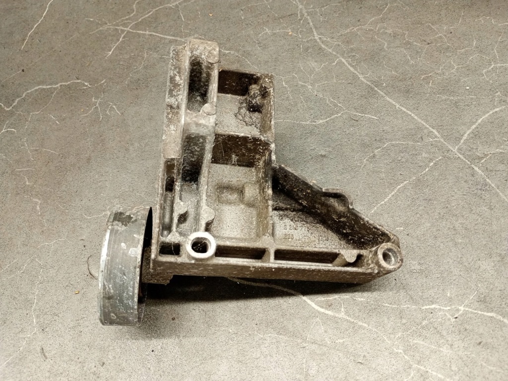 Купить 2245775 кронштейн кронштейн ролик bmw e39