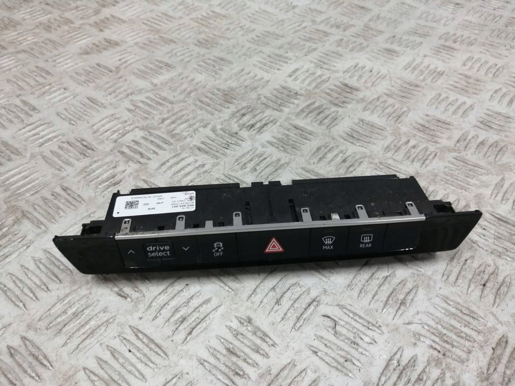 фото №1, Audi a6 c8 панель кнопок 4k0925301