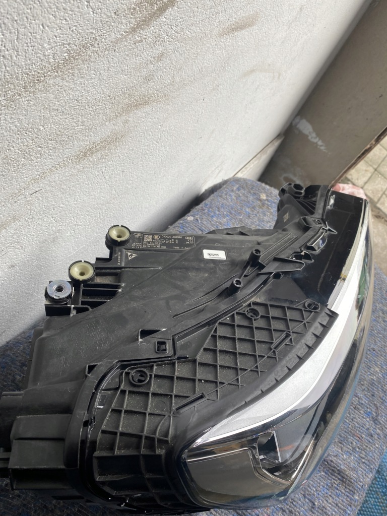 Фара правый  audi q3 83a941012 full led демонтаж "d18" Недорого