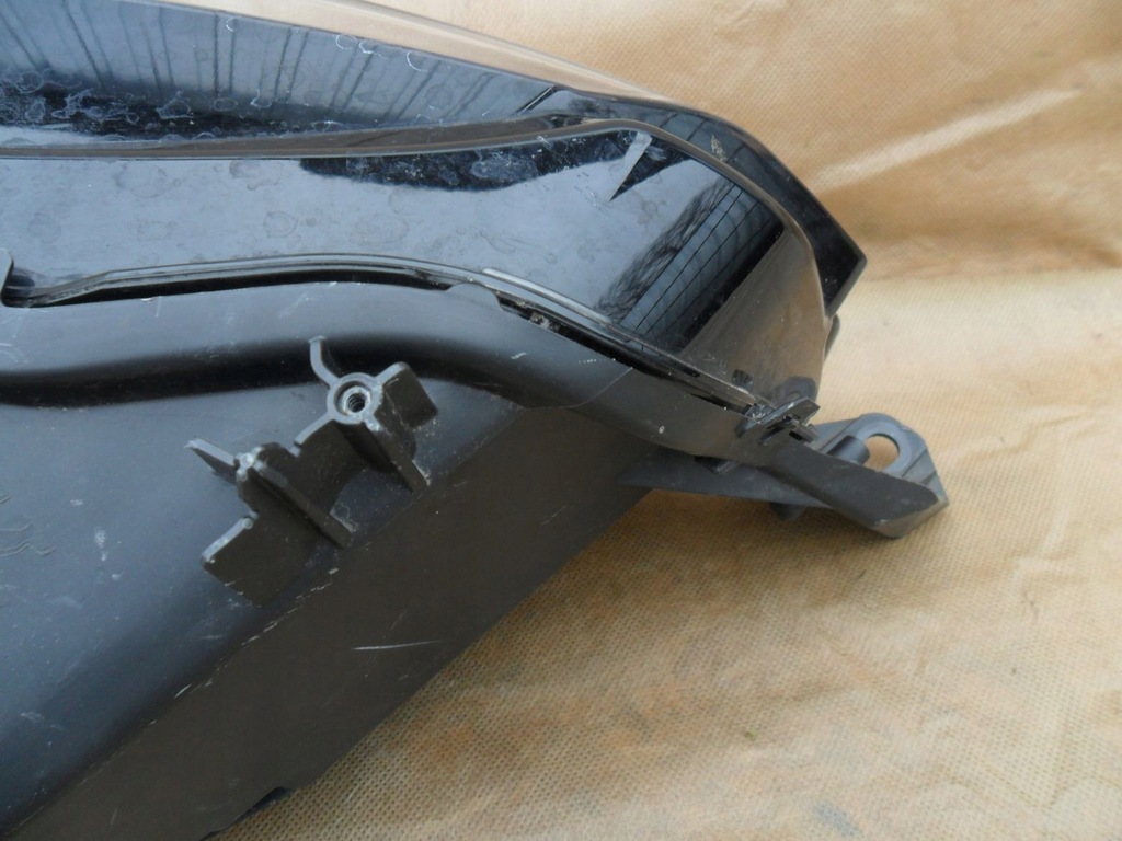 фото №10, Лампа передняя левая peugeot 208 ii