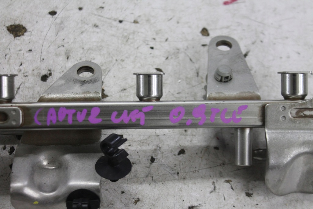 фото №8, Молдинг впрыскная 175201470r clio iv 0.9 tce