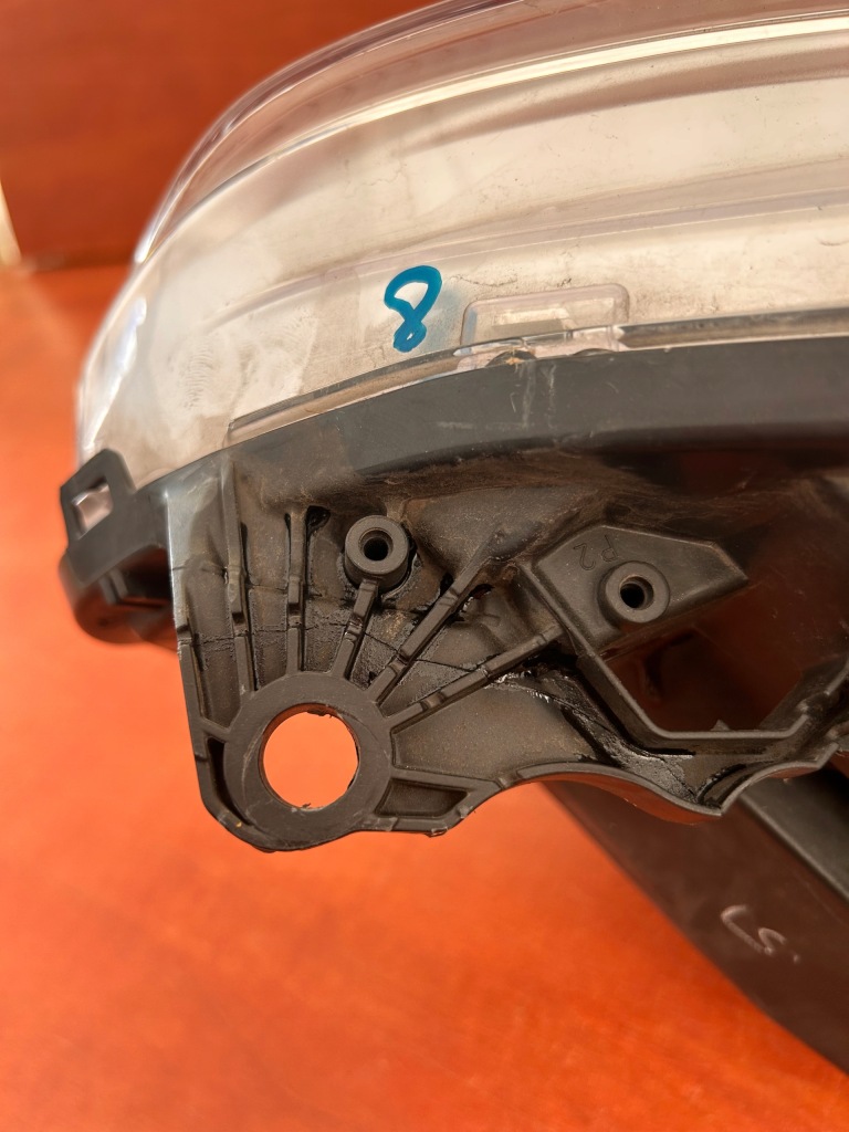 Фара передняя правый  led peugeot 208 2015- рестайлинг  9810805880 Киев